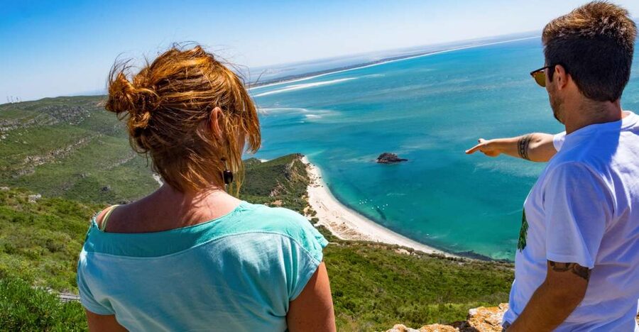 Lisbon: Arrábida Natural Park and Sesimbra Day Trip - Sesimbra fishing village and its Moorish castle, history you can feel