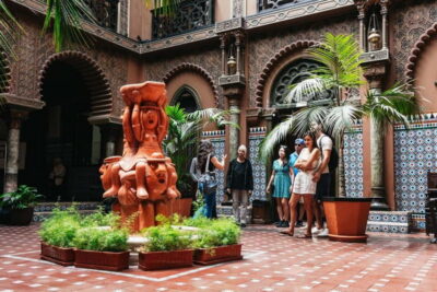 Baixa District Food Tour with Dinner and Drinks
