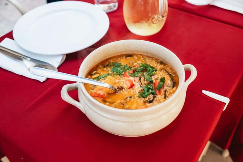 Lisbon: Baixa District Food Tour with Dinner and Drinks - Ginjinha Sem Rival: The Drink Stop That Makes Lisbon Feel Like It Has a Pulse