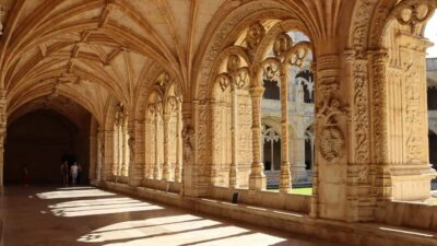 Belém Walking Tour with Jerónimos Monastery Ticket