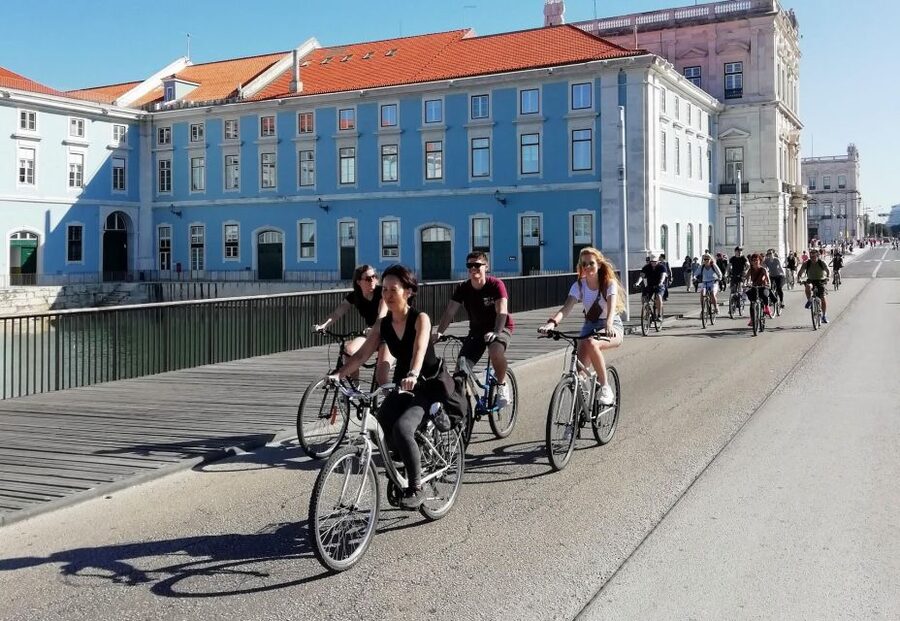 Lisbon: Bike Tour From City Center to Belem - Praça do Comércio, Município Square, and the photo-friendly center
