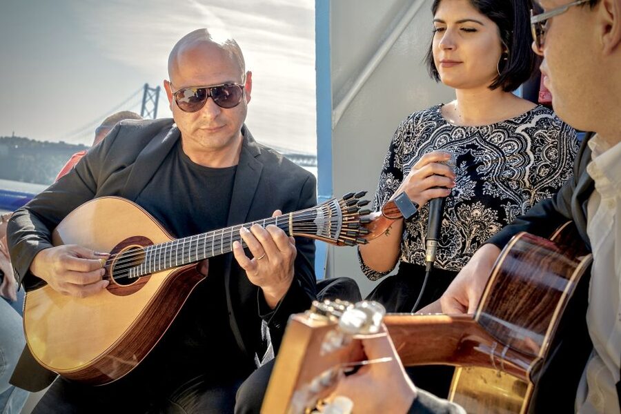 Lisbon: Boat Cruise with Live Fado Performance and a Drink - Key highlights worth your attention