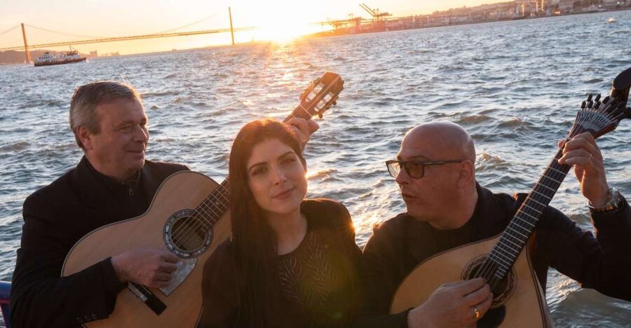 Lisbon: Boat Cruise with Live Fado Performance and a Drink - What happens on board during the live Fado show