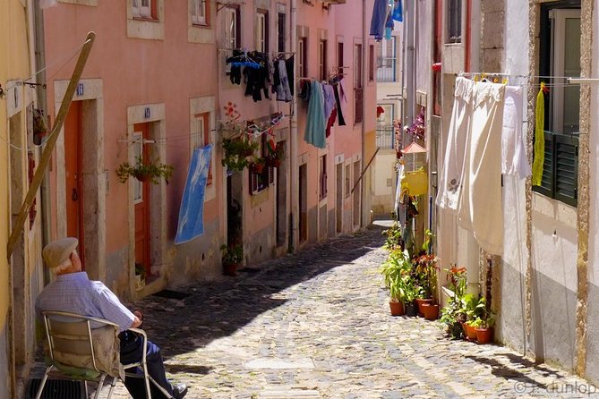 Lisbon by Night Tour: Fado Show and Dinner with Pick-up - The guides: why names like Tania and Vasco show up for a reason