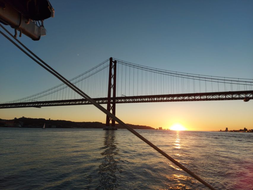 Lisbon: Catamaran Cruise with Drinks & Pastel de Nata - Drinks, Mini Pastéis de Nata, and How the Pace Stays Comfortable