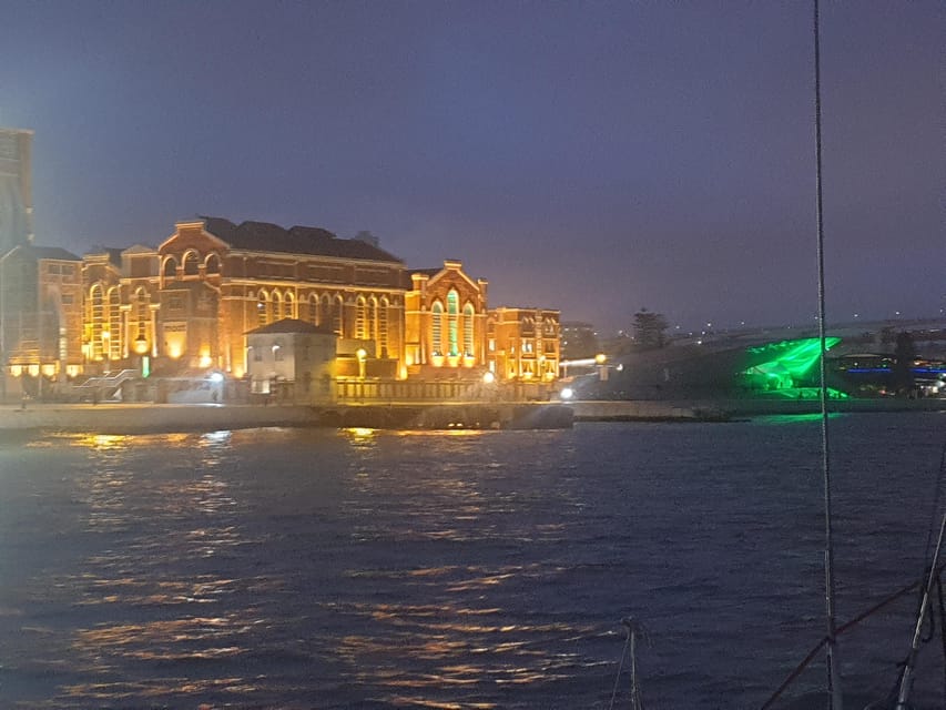 Lisbon: Champagne Sailing Tours - Tagus River sailing: where the trip slows down
