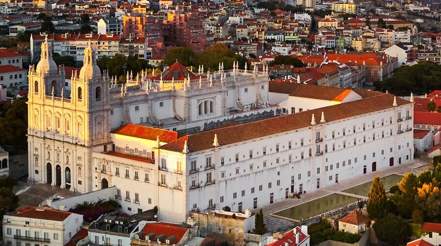 Lisbon: City Highlights Tour by Tuk Tuk - Nossa Senhora do Monte viewpoints: the hill-top payoff