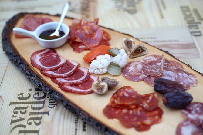Lisbon Cultural Food and Wine Walking Tour - Small group dynamics: why 12 people changes the whole tour