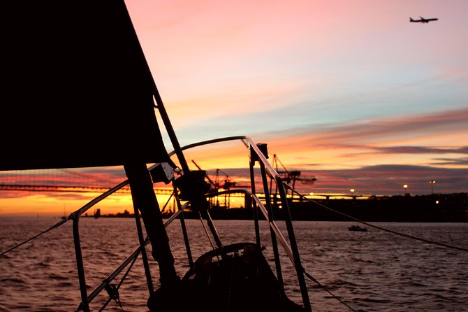 Lisbon: Daylight or Sunset on a Vintage Sailboat - Wine, petiscos, and blankets: the onboard details that actually matter
