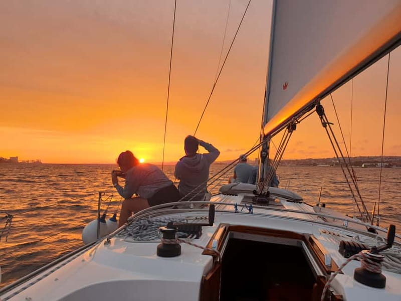 Lisbon: Daytime or Sunset Boat Cruise with History and Wine - How the guided history works, and why it stays fun