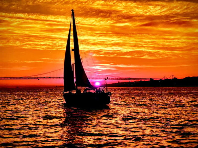 Lisbon: Daytime or Sunset Boat Cruise with History and Wine - Belém from the water: Padrão dos Descobrimentos and Belem Tower in context