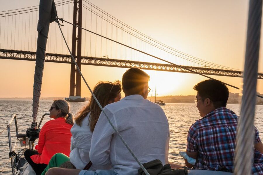 Lisbon: Daytime/Sunset/Night City Sailboat Tour with Drink - São Jorge Castle and Alfama: seeing Lisbon’s hills from sea level
