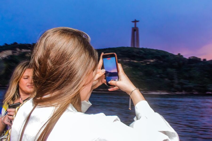 Lisbon: Disco Night Cruise with DJ and Open Bar - Why a disco night cruise on the Tagus feels like Lisbon, not just a ride