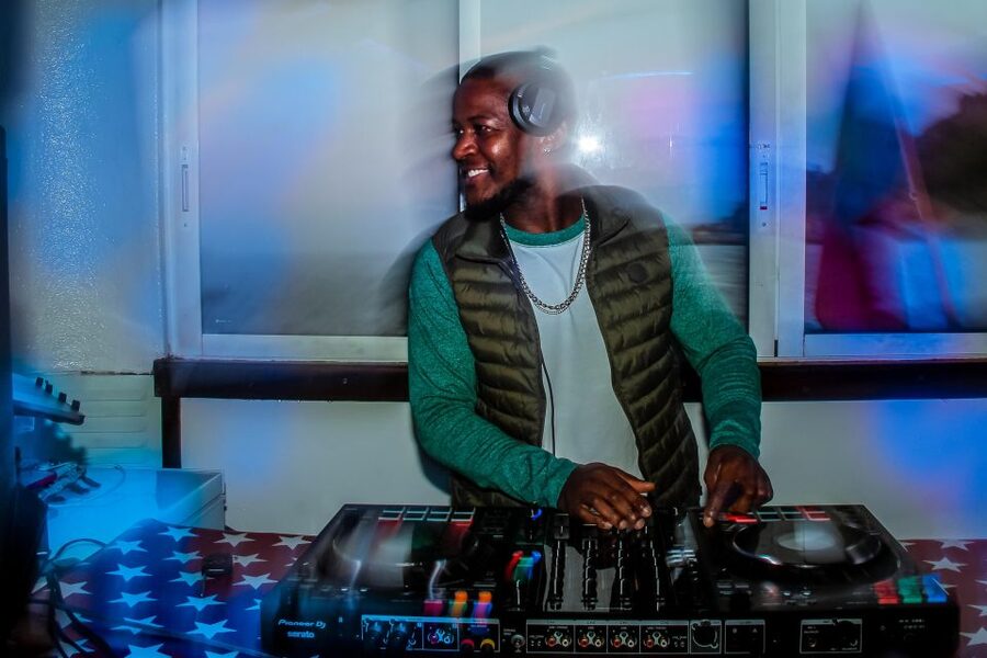 Lisbon: Disco Night Cruise with DJ and Open Bar - Open bar reality: what unlimited means, and what it does not