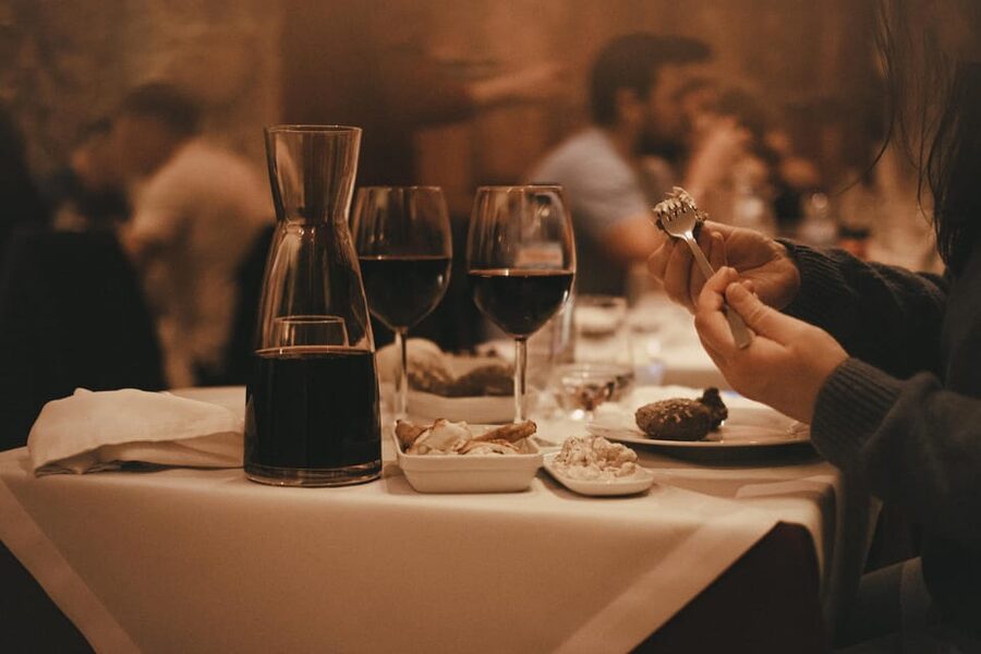 Lisbon: Fado Night with Dinner in a Typical Fado House - Seat strategy: how to choose the best table without stress