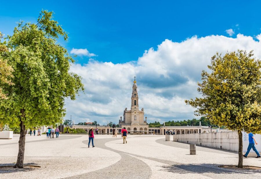 Lisbon: Fatima, Batalha, Nazare and Obidos Tour Hotel Pickup - Fatima Sanctuary: the 1917 apparition story, plus how to pace your visit