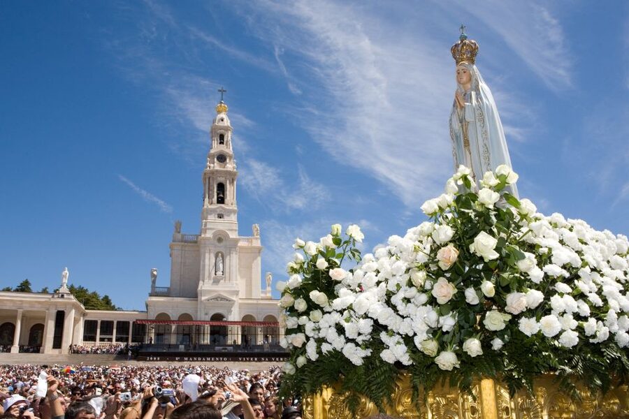 Lisbon: Fátima, Nazaré, Óbidos & São Martinho do Porto Tour - The stories behind the shepherds make Fátima stick
