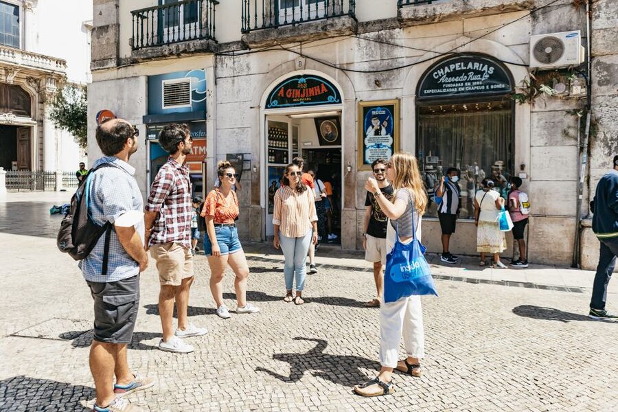 Lisbon: Food and Wine Small Group Walking Tour - Chouriço, Portuguese Bread, and Red Wine: The Savory Middle