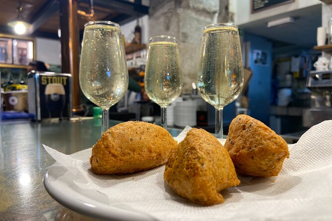 Lisbon Foodies Small-Group Walking Tour - Drinks and alcohol rules you should know before you go