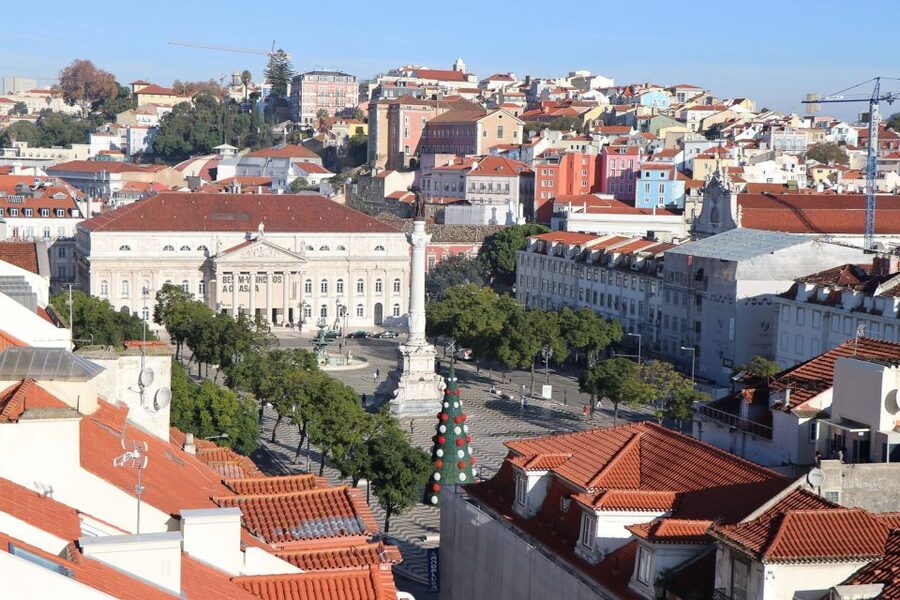 Lisbon: Full-Day Private Walking Sightseeing Tour - Meeting point, timing flexibility, and opening-day surprises