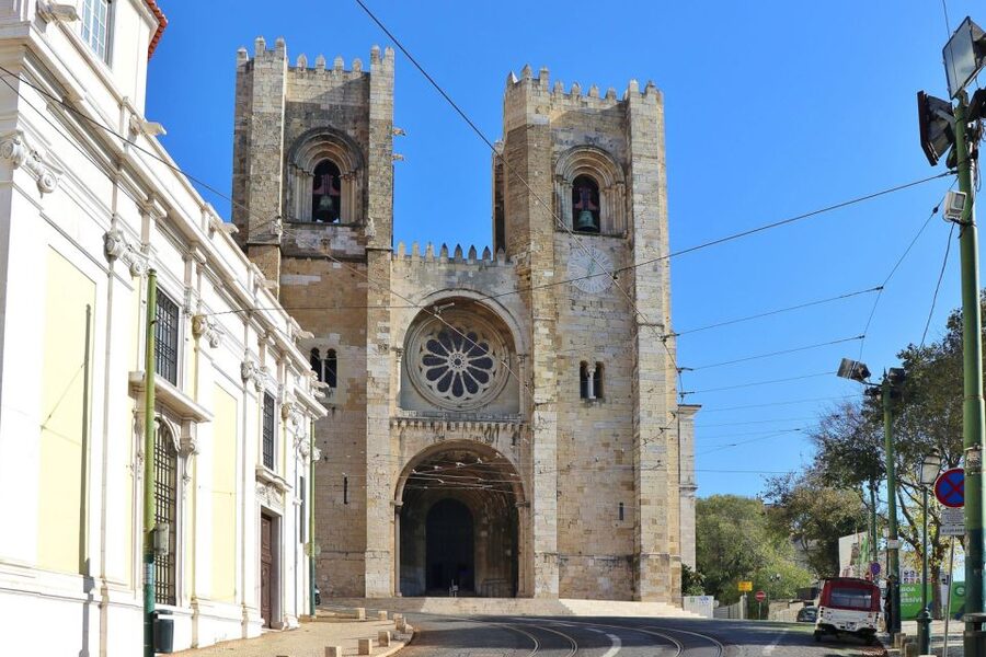 Lisbon: Full-Day Private Walking Sightseeing Tour - Starting under the Arco da Rua Augusta, then going the slower way