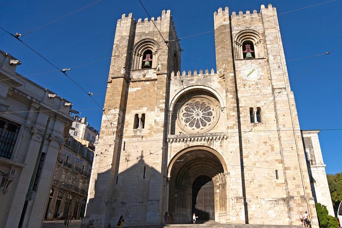 Lisbon Highlights - Private Tour with Van and Local Guide - Practical tips that will keep the day smooth