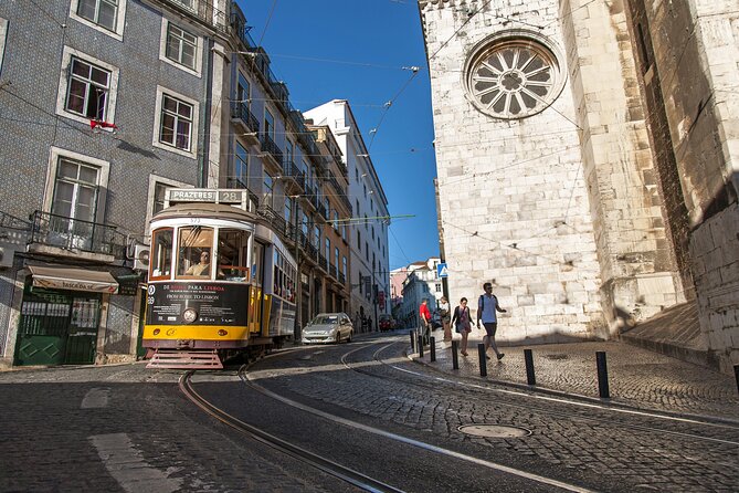 Lisbon Highlights - Private Tour with Van and Local Guide - Should you book this private Lisbon highlights tour?