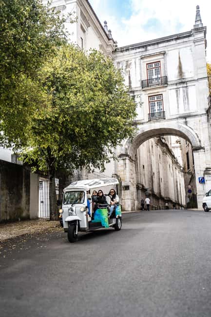 Lisbon Highlights: Private Tuk Tuk Sightseeing City Tour - Key highlights to focus on