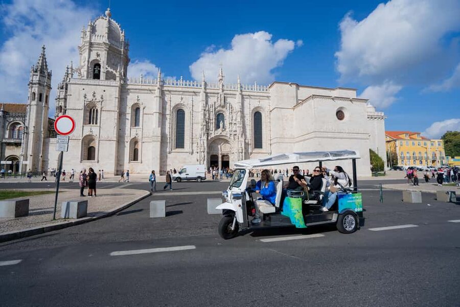 Lisbon Highlights: Private Tuk Tuk Sightseeing City Tour - Optional Estrela Garden and Estrela Basilica
