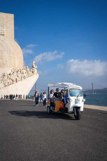Lisbon Highlights: Private Tuk Tuk Sightseeing City Tour - Starting at Sé de Lisboa: the city’s older backbone