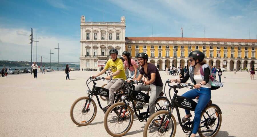 Lisbon: Hills, Alfama, and Mouraria Tour by Electric Bike - Key points to know before you ride
