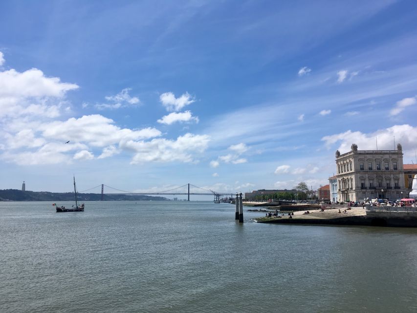 Lisbon: Hills, Alfama, and Mouraria Tour by Electric Bike - Commerce Square to the Fado Museum area: warm up the Lisbon senses