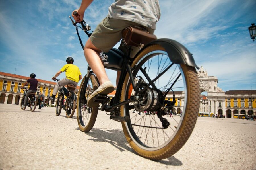 Lisbon: Hills, Alfama, and Mouraria Tour by Electric Bike - Lisbon Cathedral (Sé de Lisboa): the 12th-century anchor