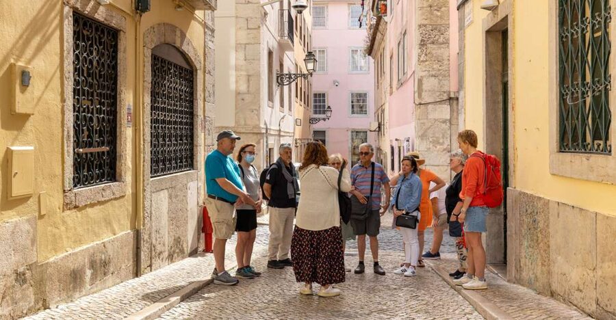 Lisbon: History, Stories and Lifestyle Walking Tour - The smart goal of this tour: history you can point at