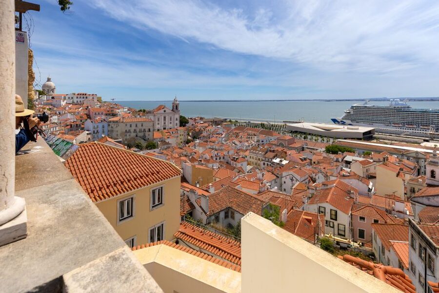 Lisbon: History, Stories and Lifestyle Walking Tour - Miradouro São Pedro de Alcântara: the view that teaches geography