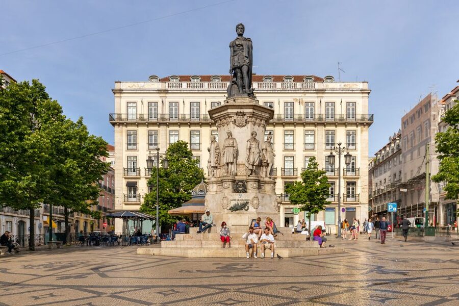 Lisbon: History, Stories and Lifestyle Walking Tour - Carmo Convent and Church: Gothic architecture tied to 1974