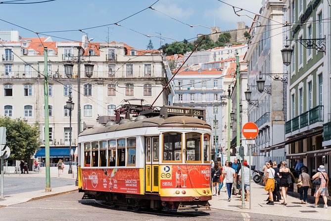 Lisbon: Hop-On Hop-Off Tour Bus with Three Routes Including Tram - Modern Lisbon route: Oceanarium, Casa dos Bicos, and tiles