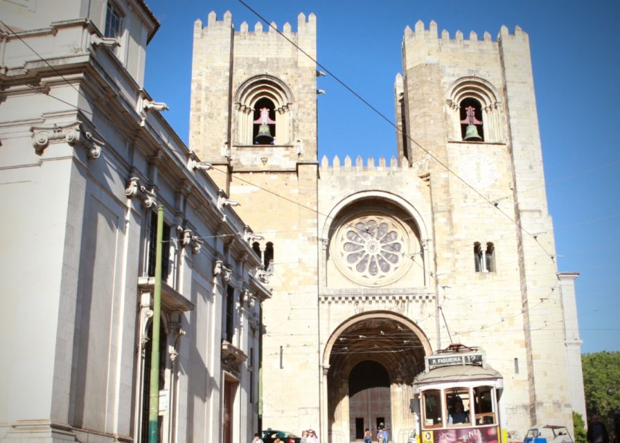 Lisbon: Lisbon Cathedral Entry Ticket - Treasury of the Patriarchal Sé: goldwork, clothing, and objects still used