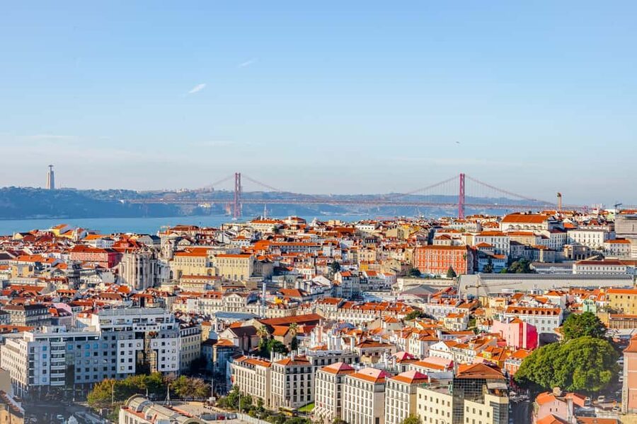 Lisbon on a Tuk Tuk Tour: History & Viewpoints - Why an electric tuk tuk is the smart way to see Lisbon