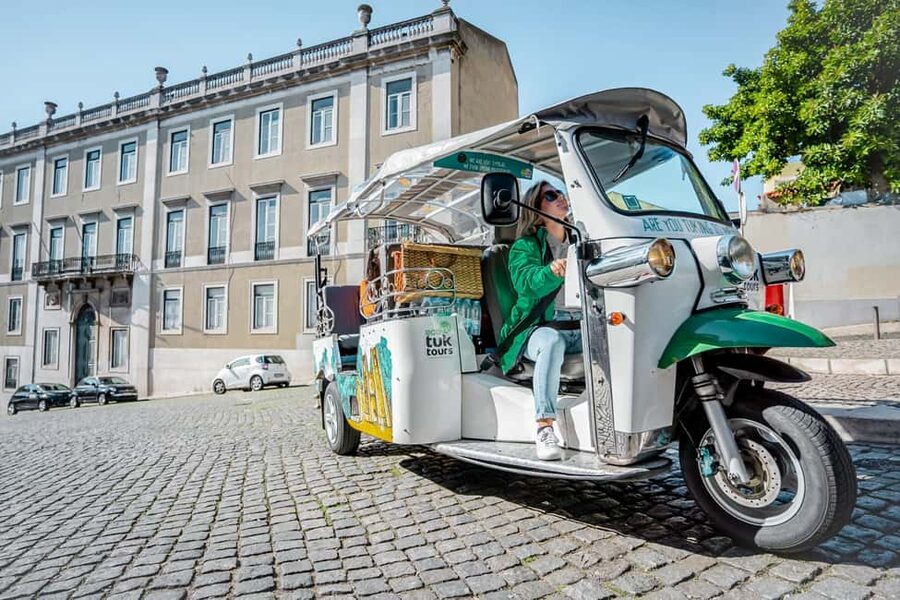 Lisbon on a Tuk Tuk Tour: History & Viewpoints - Pickup, meeting points, and how the private setup works