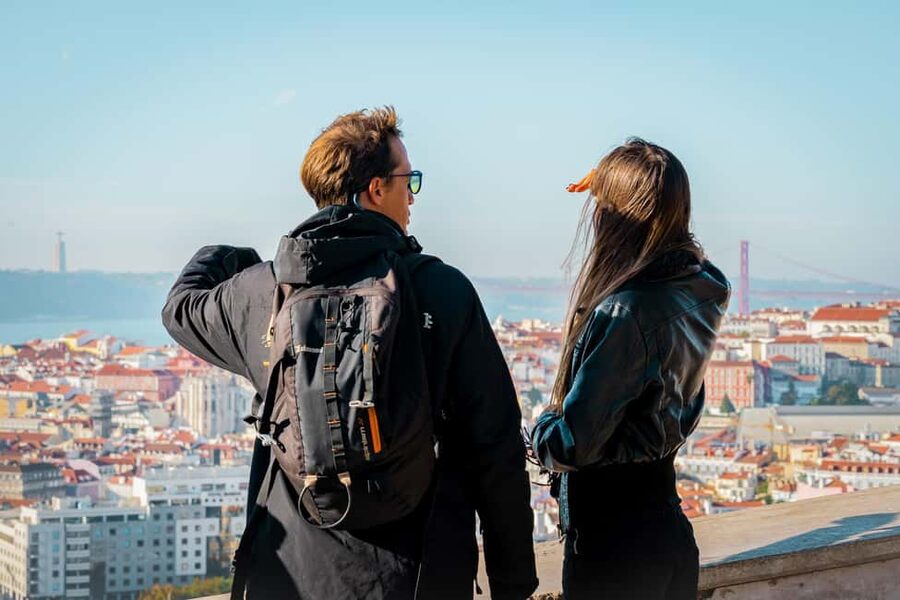 Lisbon on a Tuk Tuk Tour: History & Viewpoints - Mouraria and the National Pantheon area: religion, roots, and viewpoints nearby