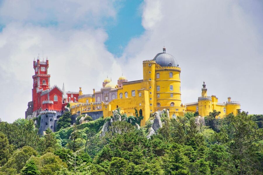 Lisbon: Pena, Regaleira & Atlantic Coast Tour with a Local - Quinta da Regaleira: symbols, secret tunnels, and the Initiation Well