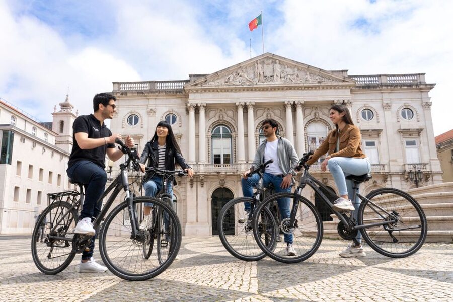 Lisbon: Private Boat Trip, Guided Walking Tour, Bike & Tram - The yellow tram plan, and what to do if it is paused