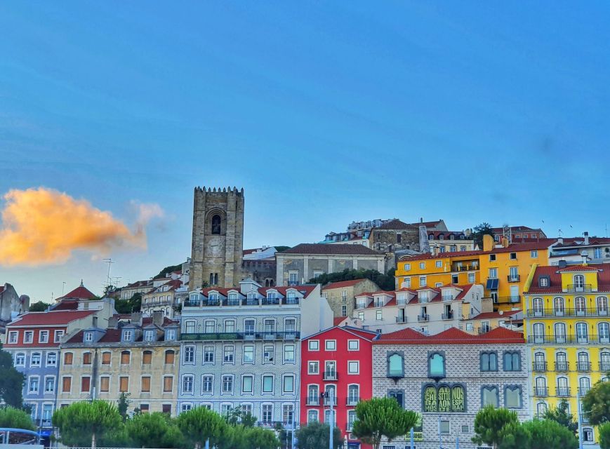 Lisbon: Private City Sightseeing Tour by Tuk-Tuk - Graça Historic District: Streets, Texture, and Views