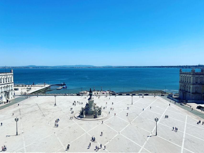 Lisbon: Private City Sightseeing Tour by Tuk-Tuk - National Pantheon and a Pass Through the Flea Market Area