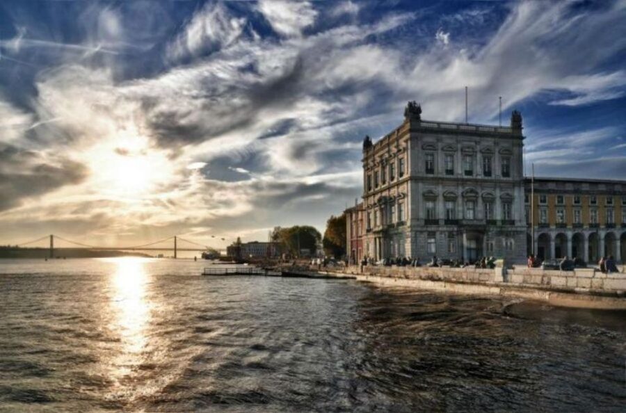 Lisbon: Private City Tour by Eco Tuk Tuk - Rain, wind, and cold: how to dress for an open-air tuk tuk