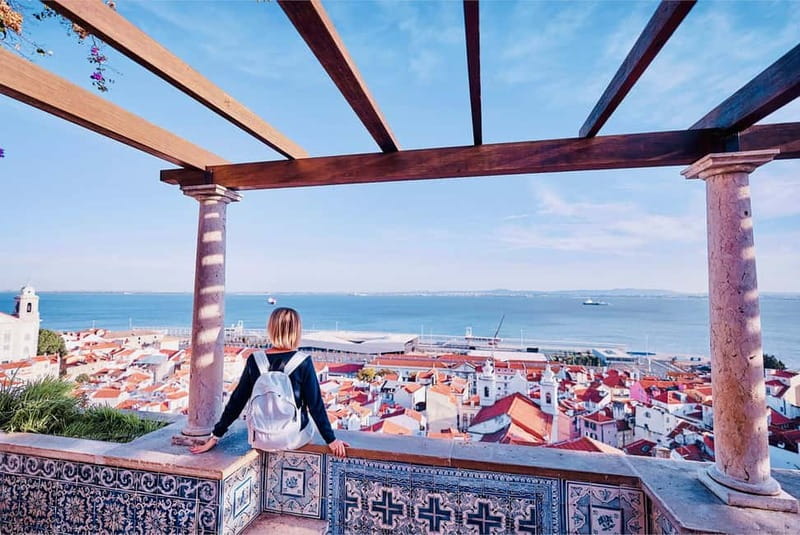 Lisbon: Private Old Town Tuk-Tuk Tour - The ride quality and the role of your guide