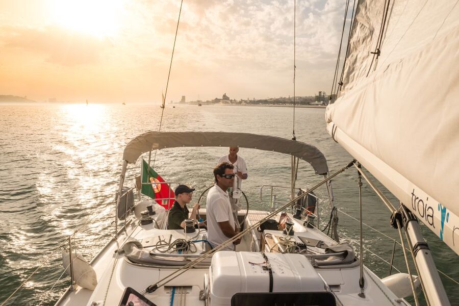 Lisbon: Private Sunset Cruise on the Tagus River with Drink - What’s included on board, and what it means for your evening