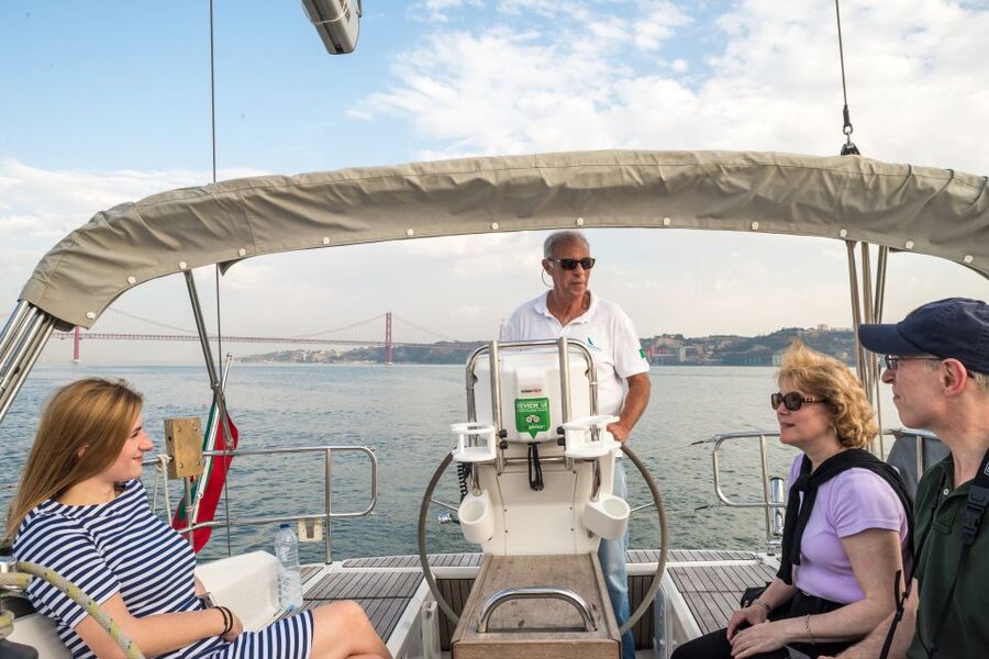 Lisbon: Private Sunset Cruise on the Tagus River with Drink - Price and value for a private group up to 10