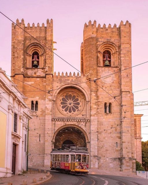 Lisbon: Private Tuk-Tuk City Tour With Local Guide - Should you book it